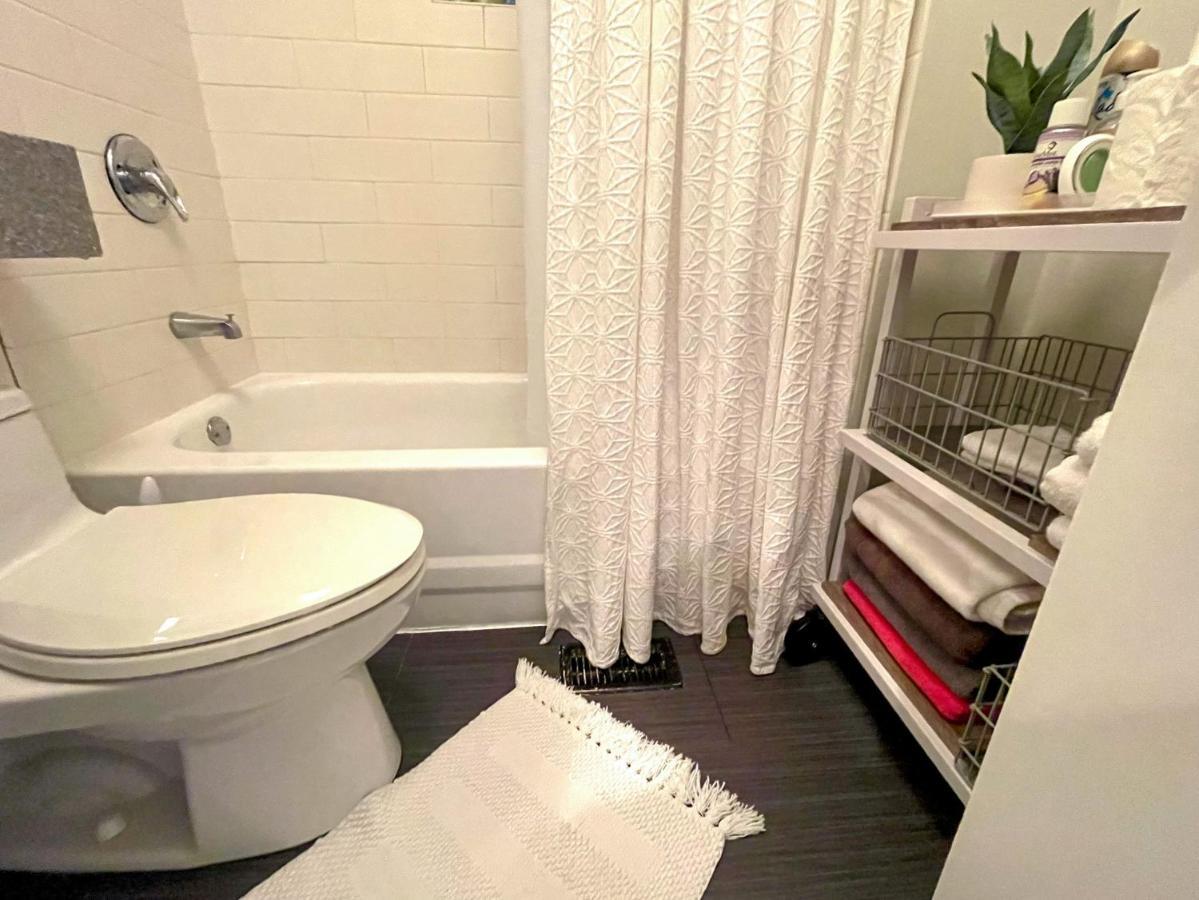 Wrigleyville Friends Unit - 5Bdrm Chicago Bagian luar foto